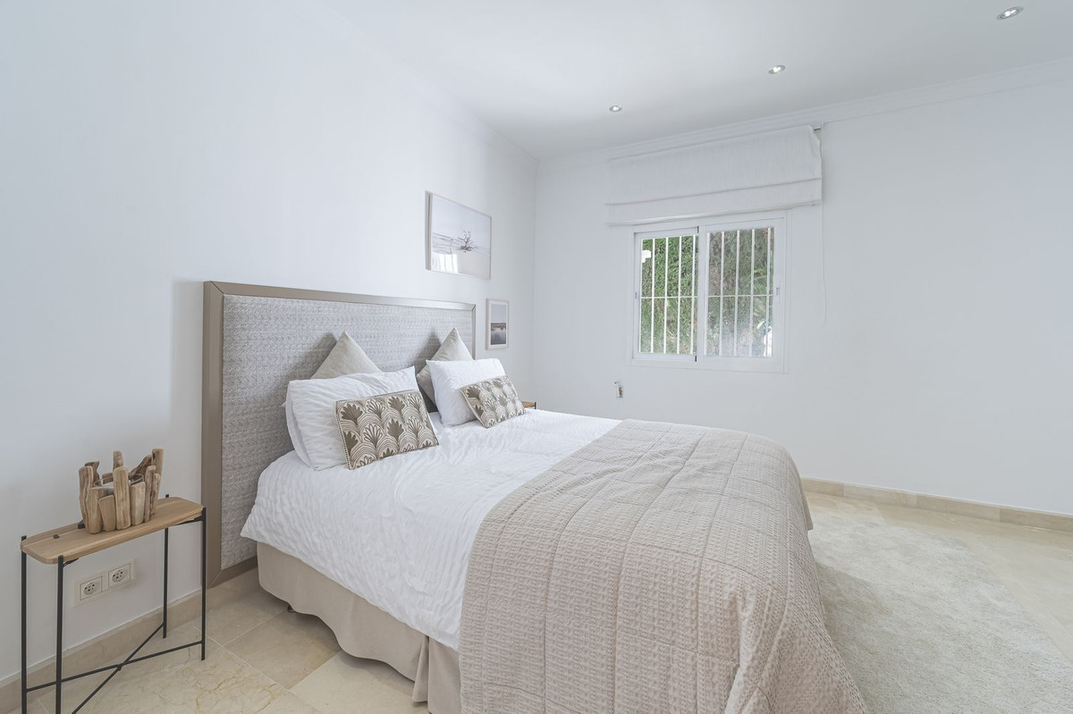 7 Bedroom Villa in Marbella - Photo 40