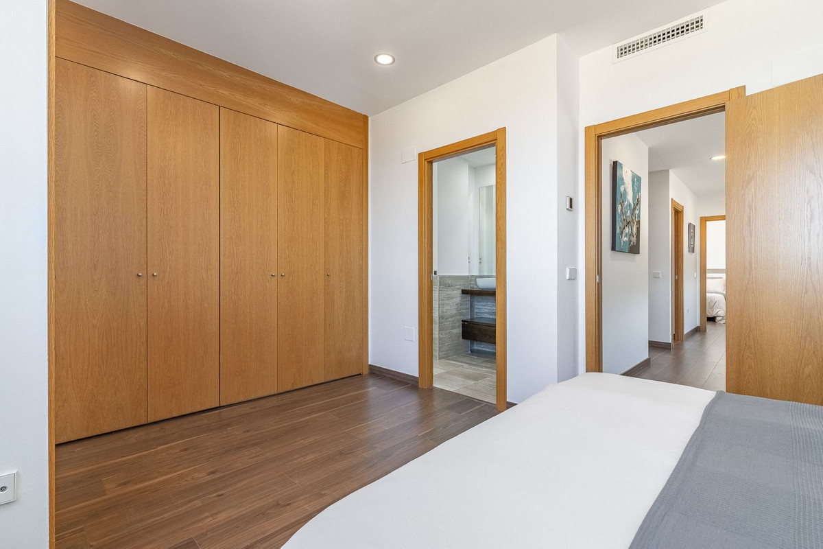 4 Bedroom Villa in Manilva - Photo 12