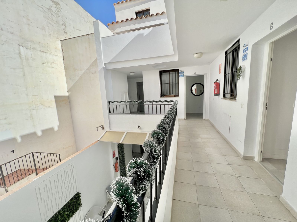 15 Bedroom Apartment in Málaga - Photo 30