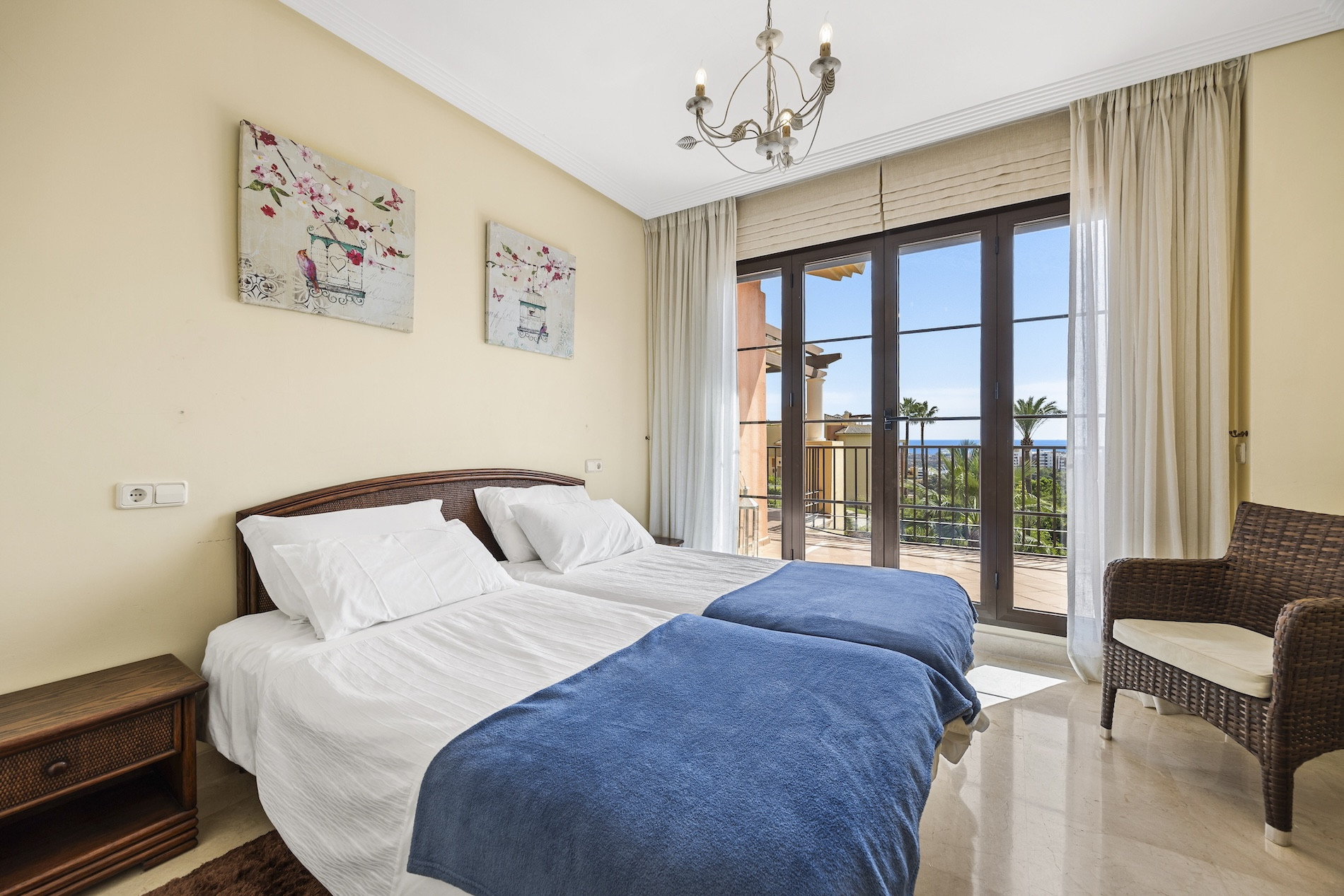 3 Bedroom Penthouse in Benahavís - Photo 19