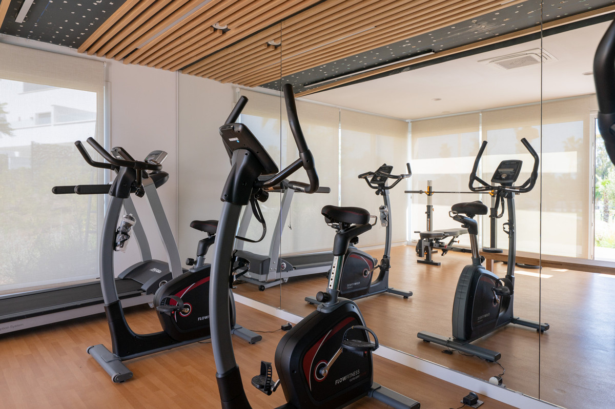 2 Bedroom Apartment in Estepona - Фото 16