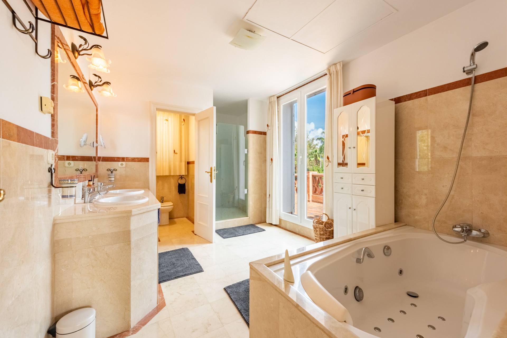 5 Bedroom Villa in Casares - Photo 15