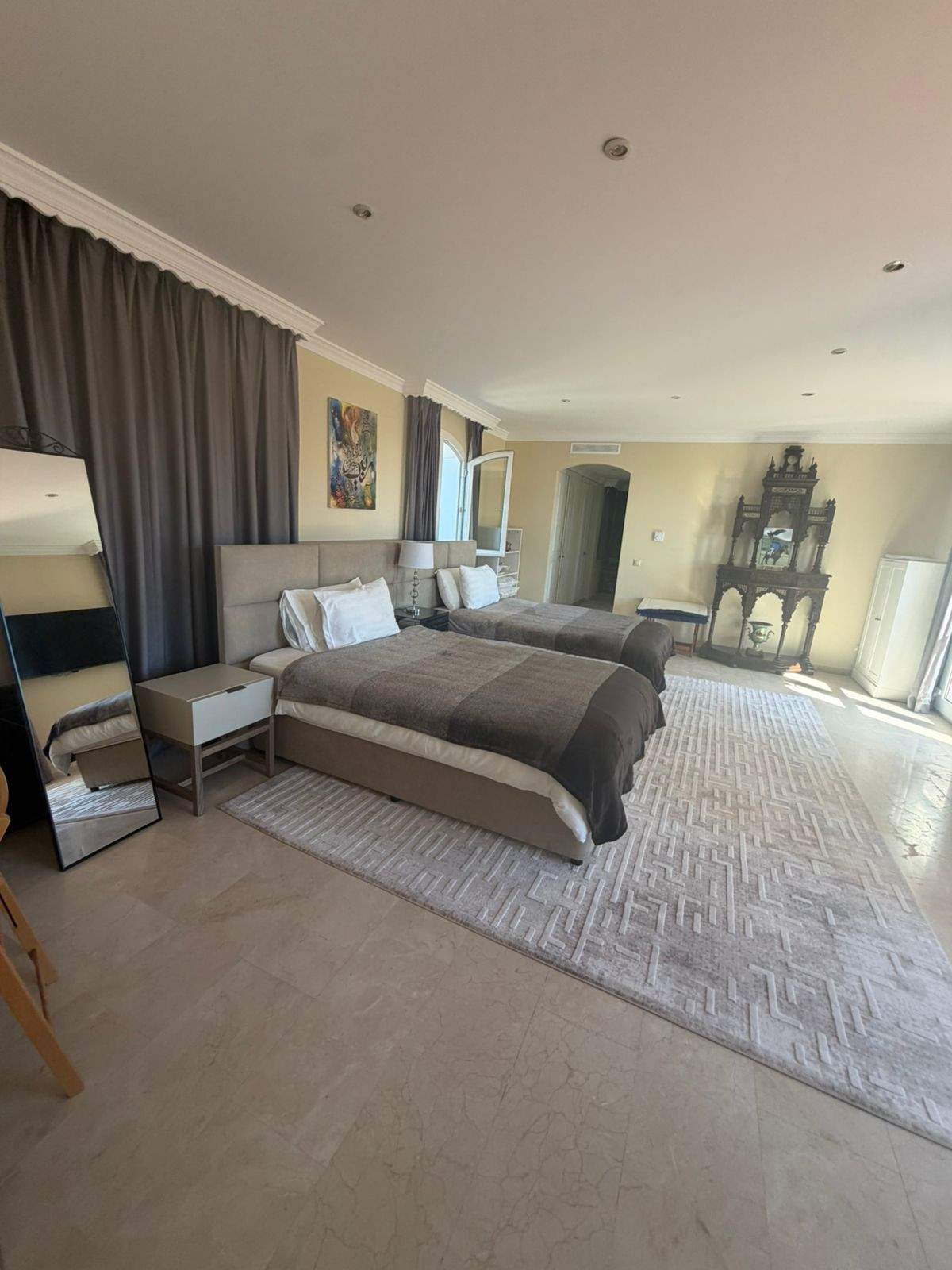 5 Bedroom Villa in Estepona - Photo 17