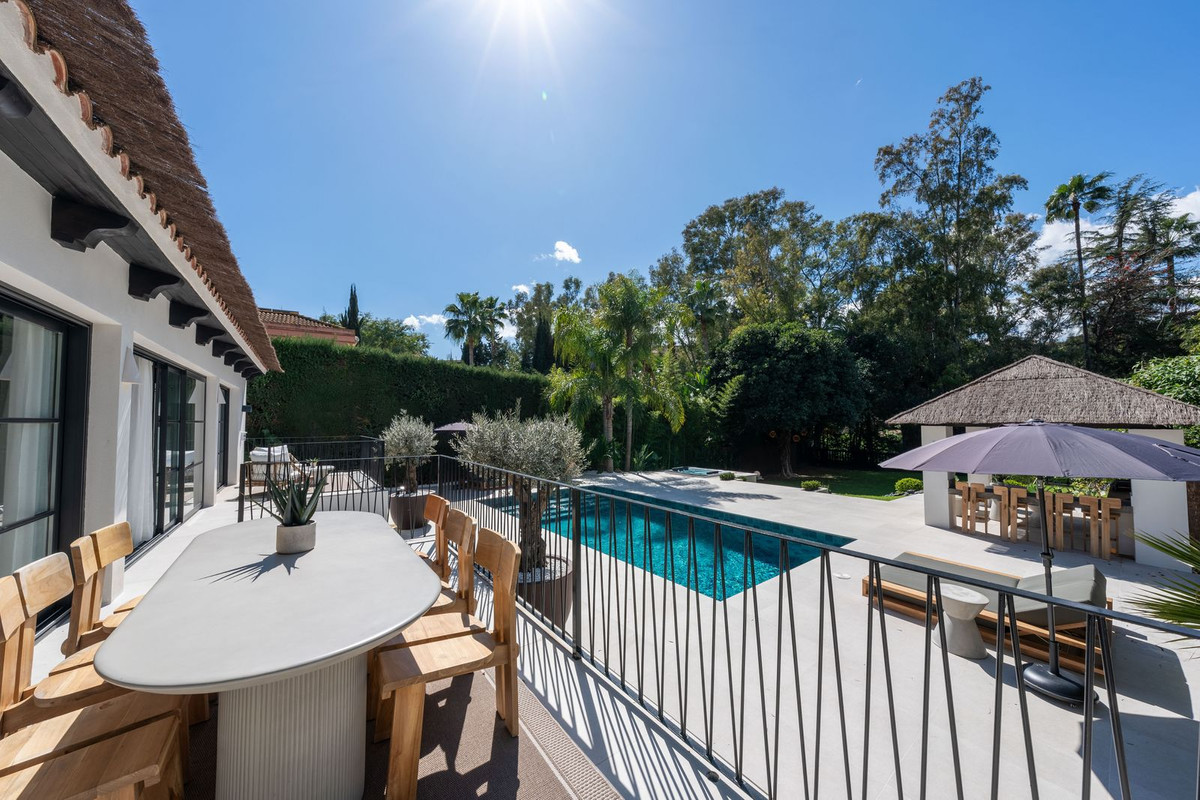 5 Bedroom Villa in Marbella - Photo 13