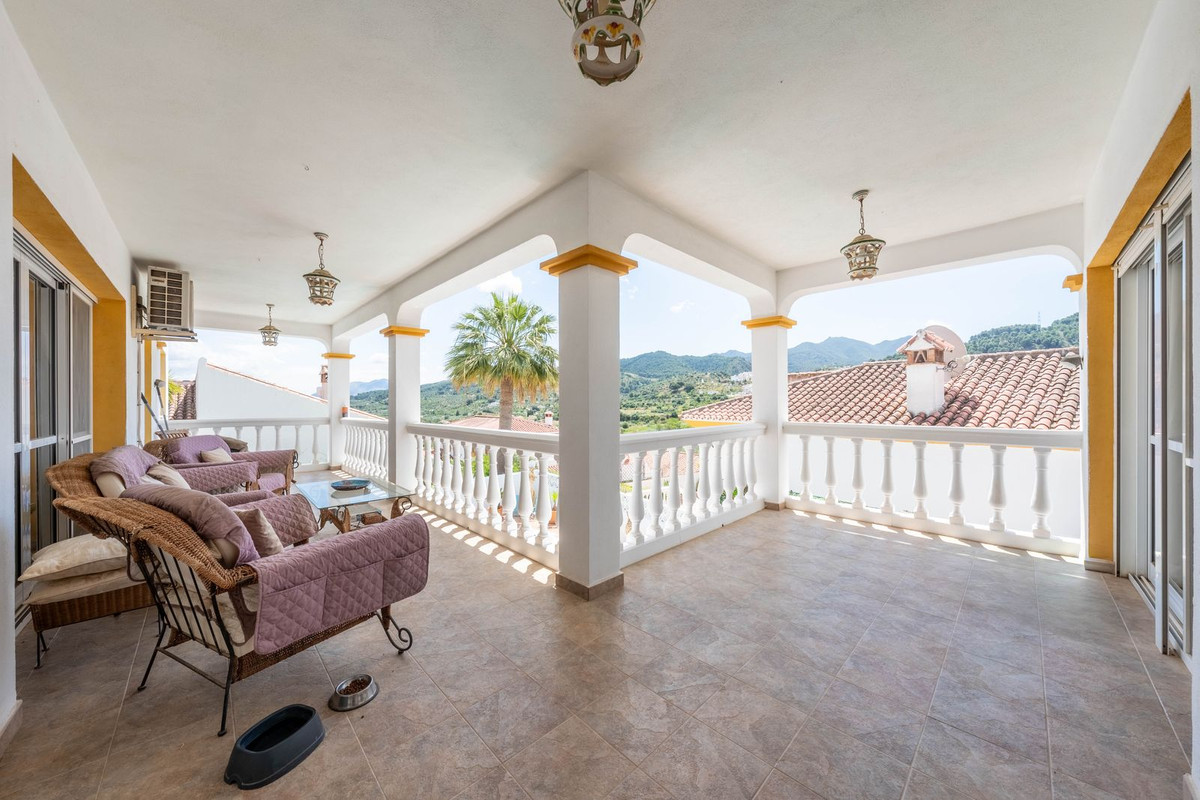 4 Bedroom Villa in Monda - Photo 48