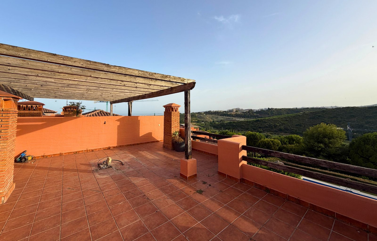 2 Bedroom Penthouse in Casares - Photo 5