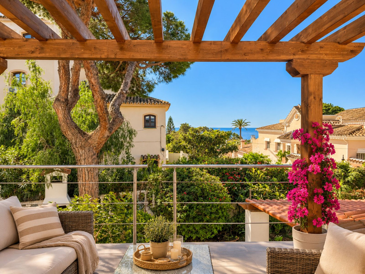 4 Bedroom Villa in Marbella - Photo 3