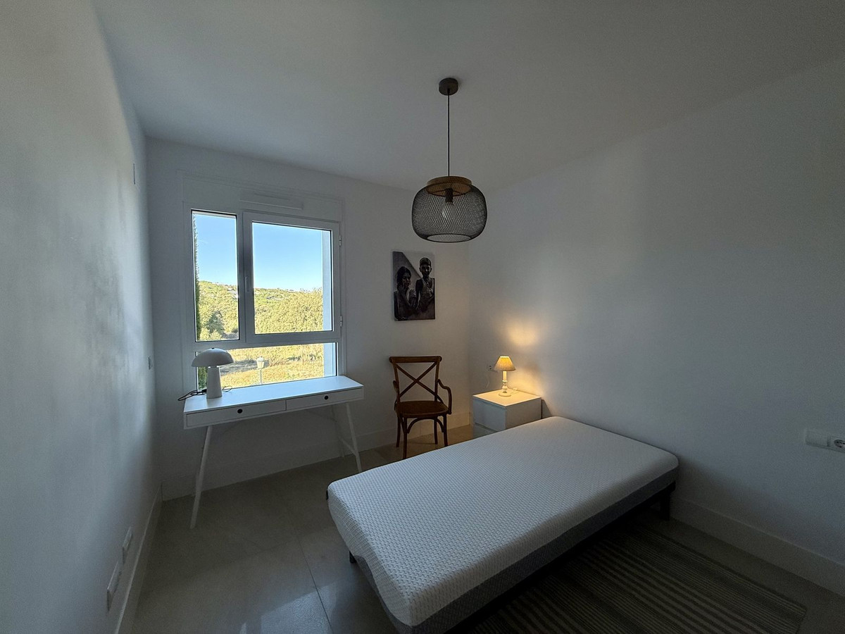 3 Bedroom Apartment in Sotogrande - Photo 16