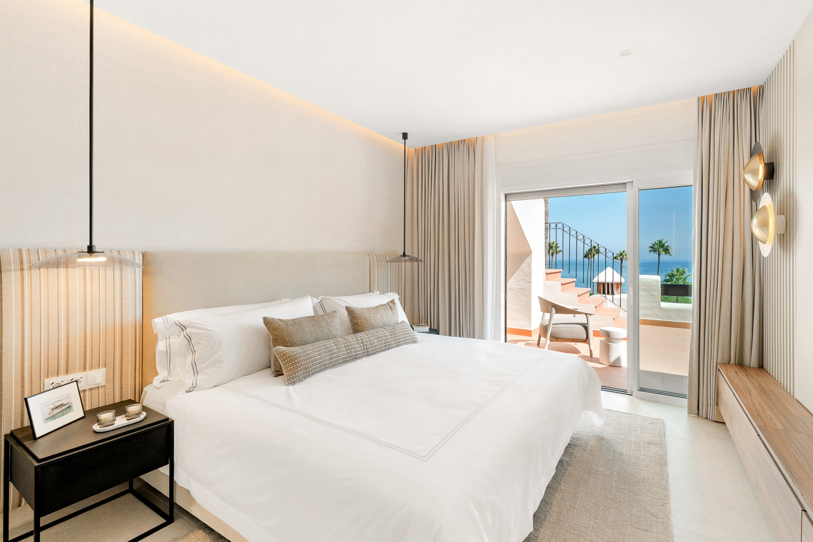 3 Bedroom Penthouse in Estepona - Photo 28