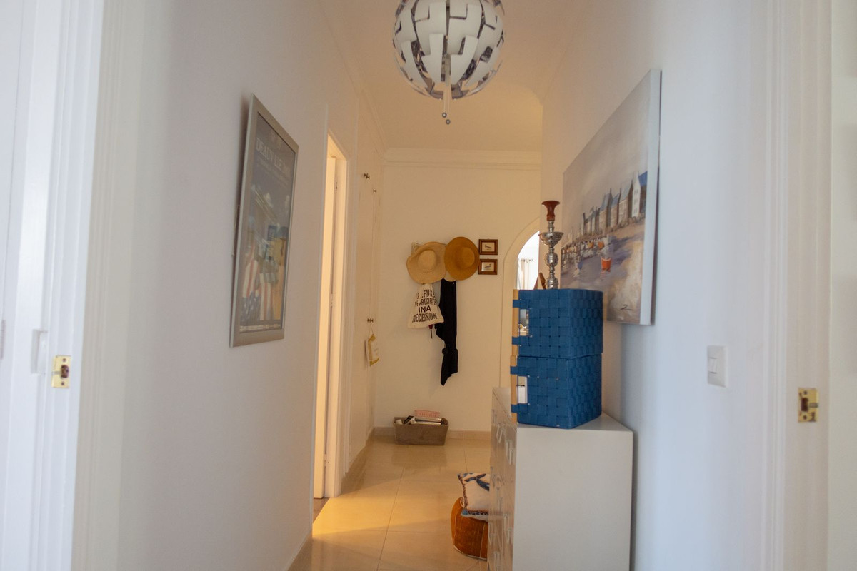 3 Bedroom Villa in Estepona - Photo 13