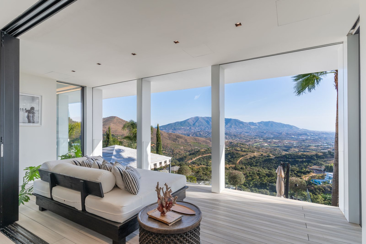 6 Bedroom Villa in Marbella - Photo 6