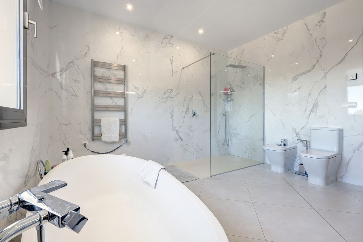 5 Bedroom Villa in Sotogrande - Photo 28