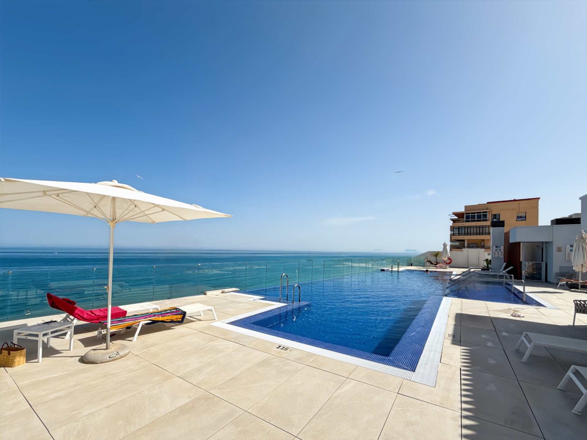 2 Bedroom Apartment in Estepona - Photo 34