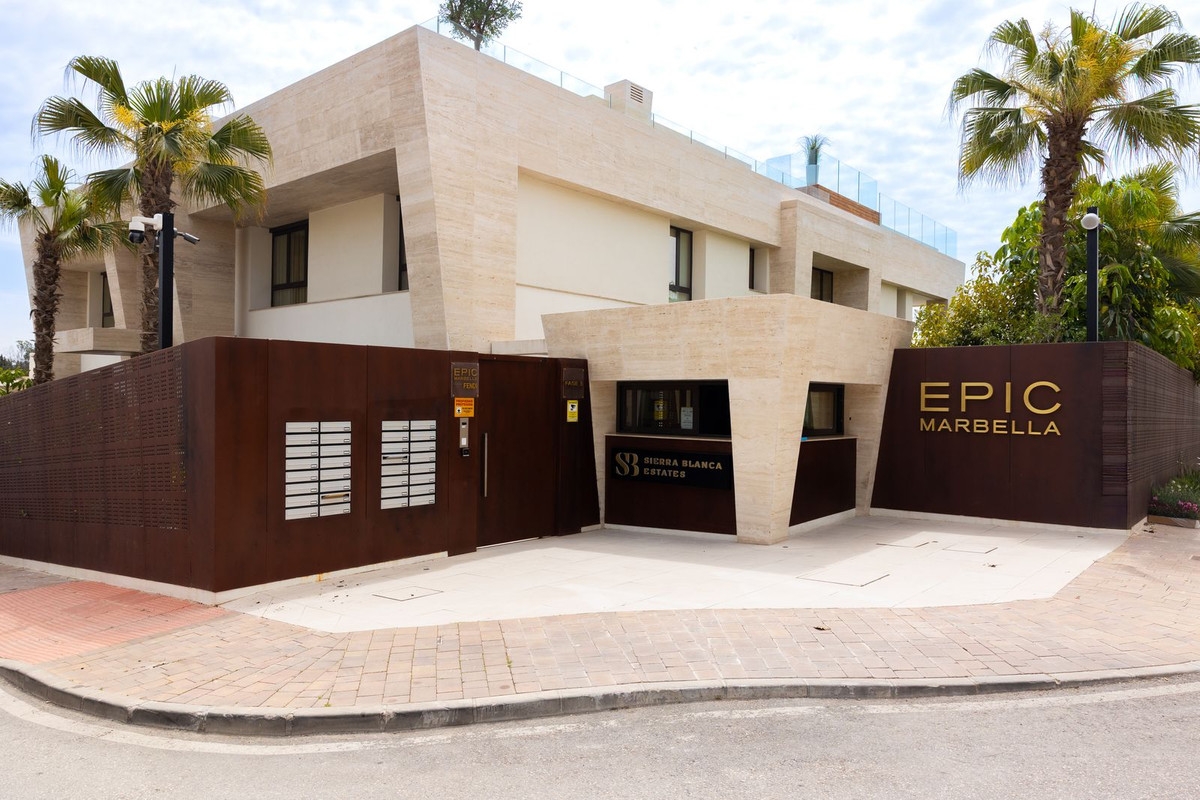 4 Bedroom Apartment in Marbella - Photo 9