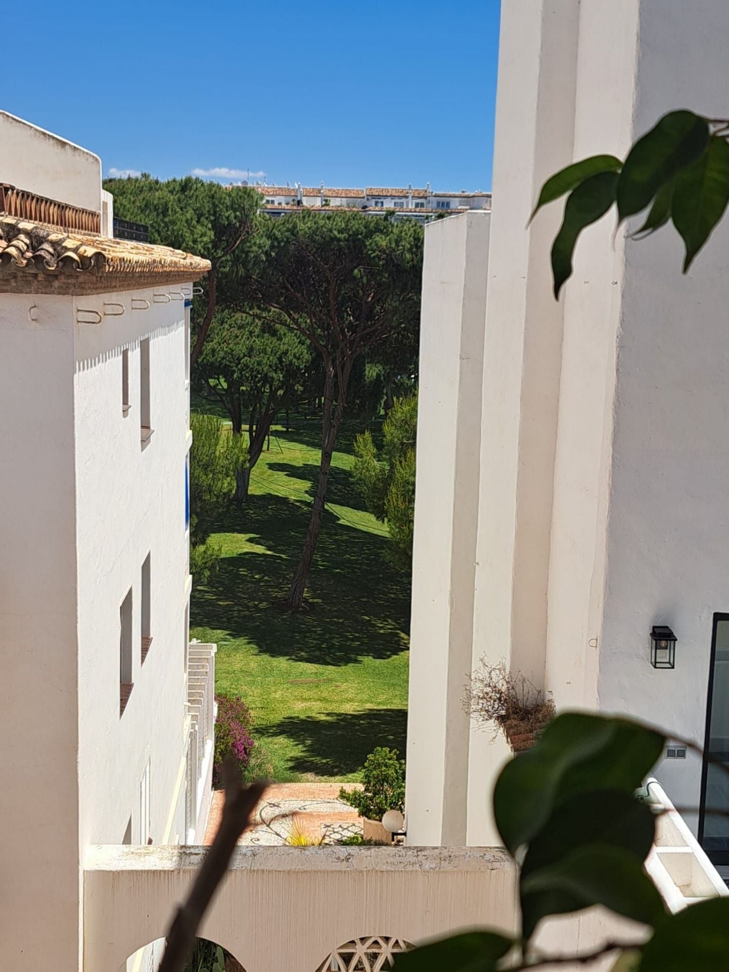 2 Bedroom Apartment in Marbella - Photo 10