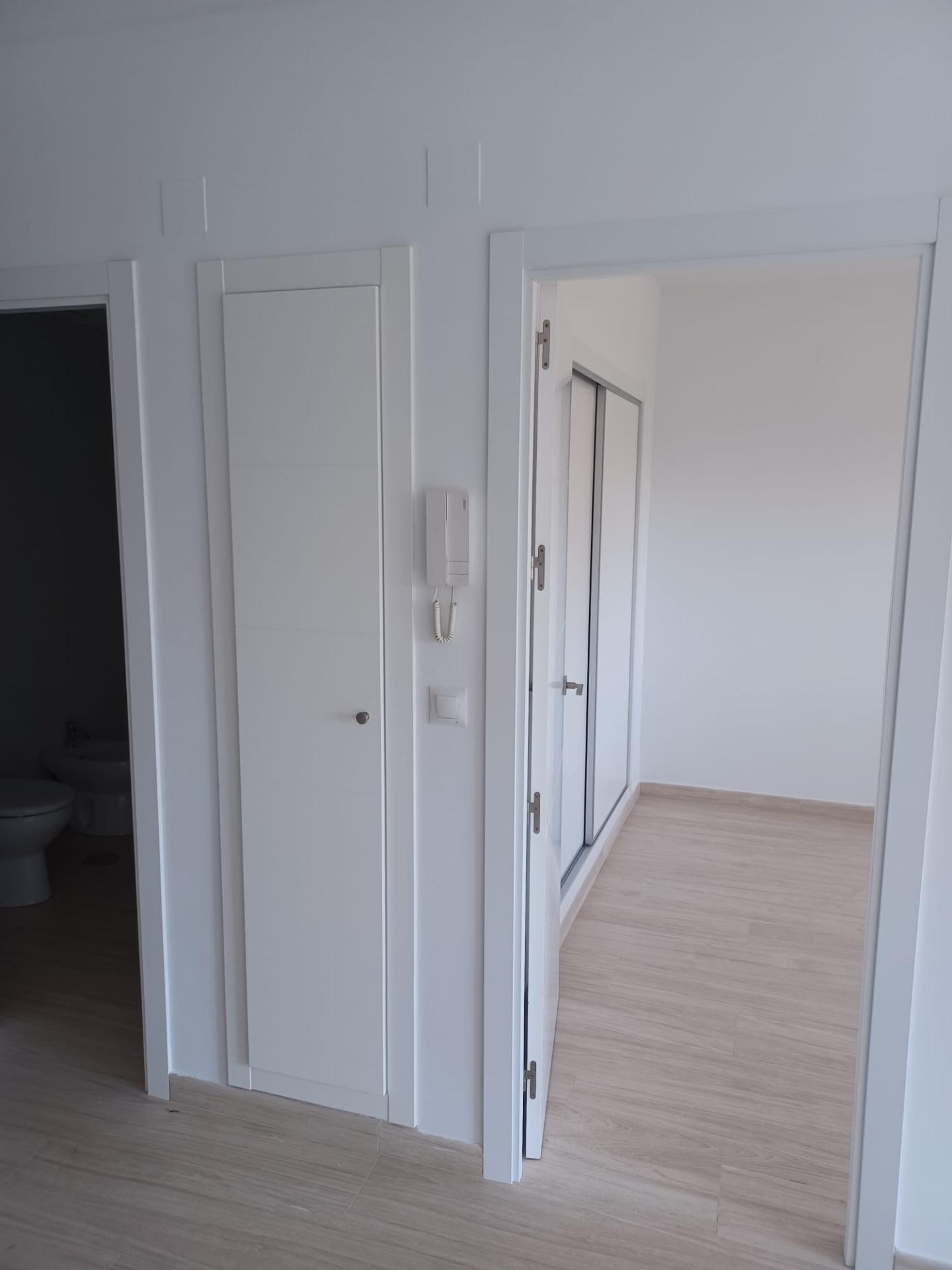 1 Bedroom Apartment in Fuengirola - Photo 9