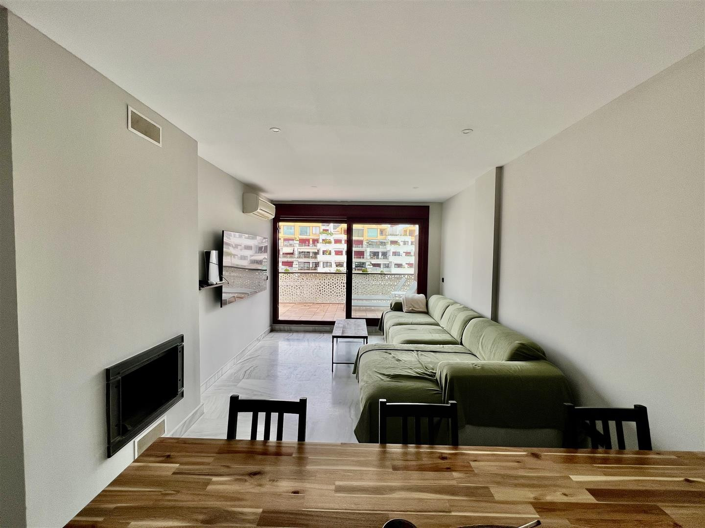 1 Bedroom Apartment in Estepona - Photo 6