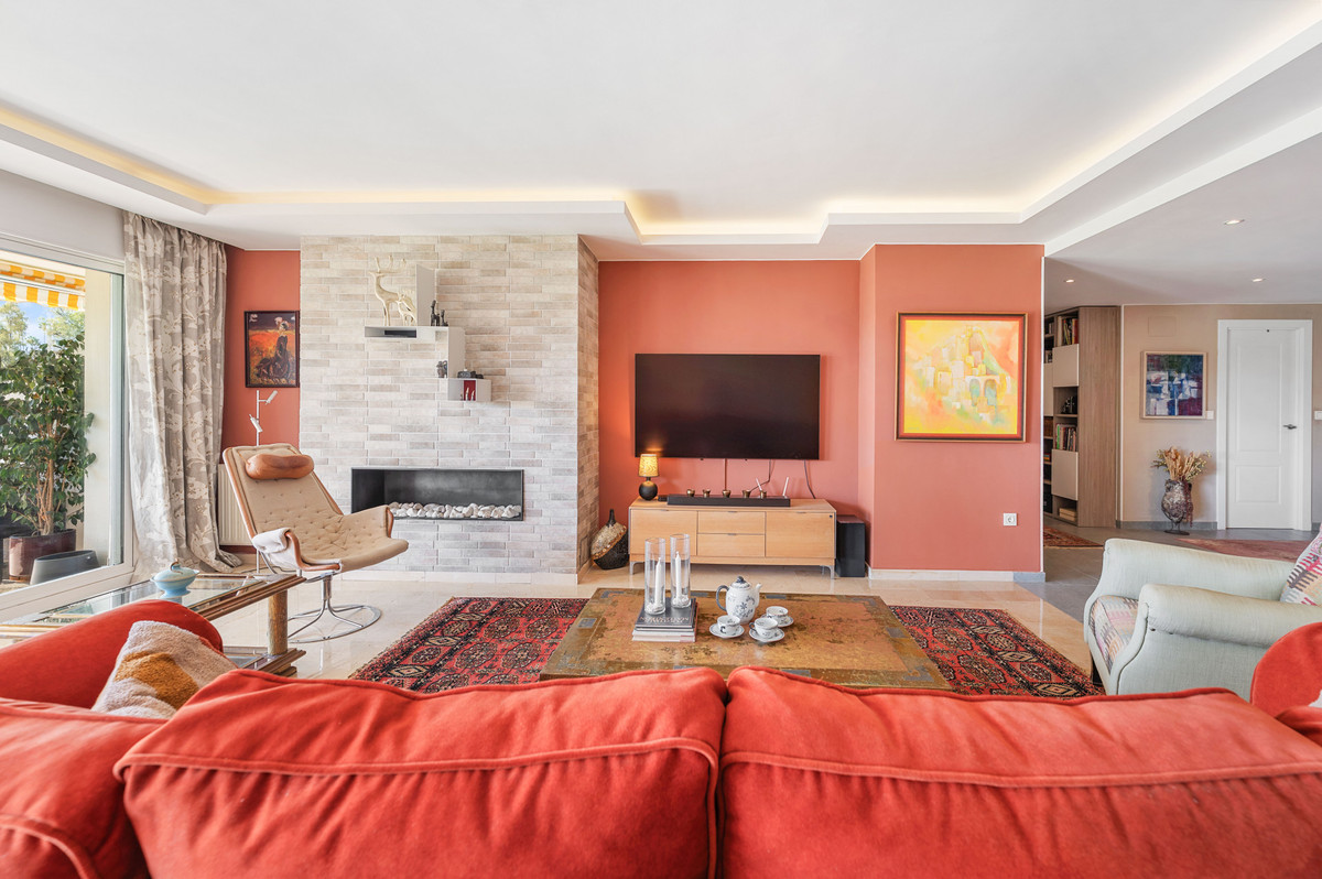 4 Bedroom Apartment in San Pedro de Alcántara - Photo 10