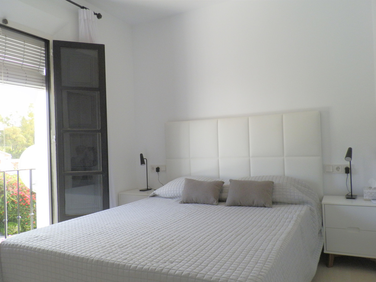 2 Bedroom Townhouse in Marbella - Photo 16