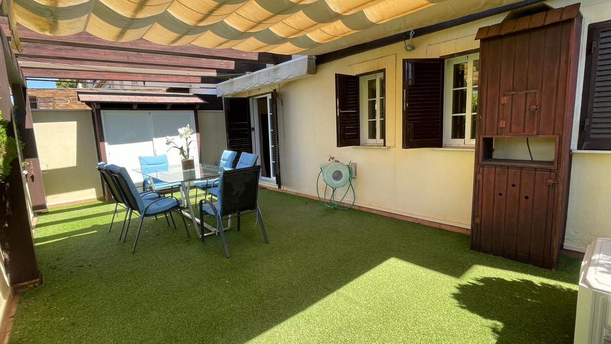 2 Bedroom Apartment in Marbella - Photo 9
