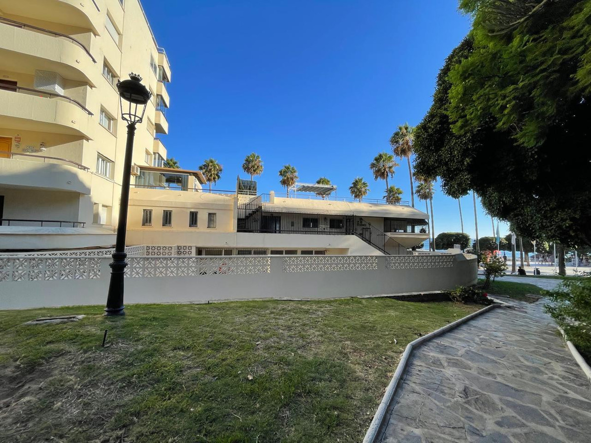 4 Bedroom Apartment in Marbella - Photo 3