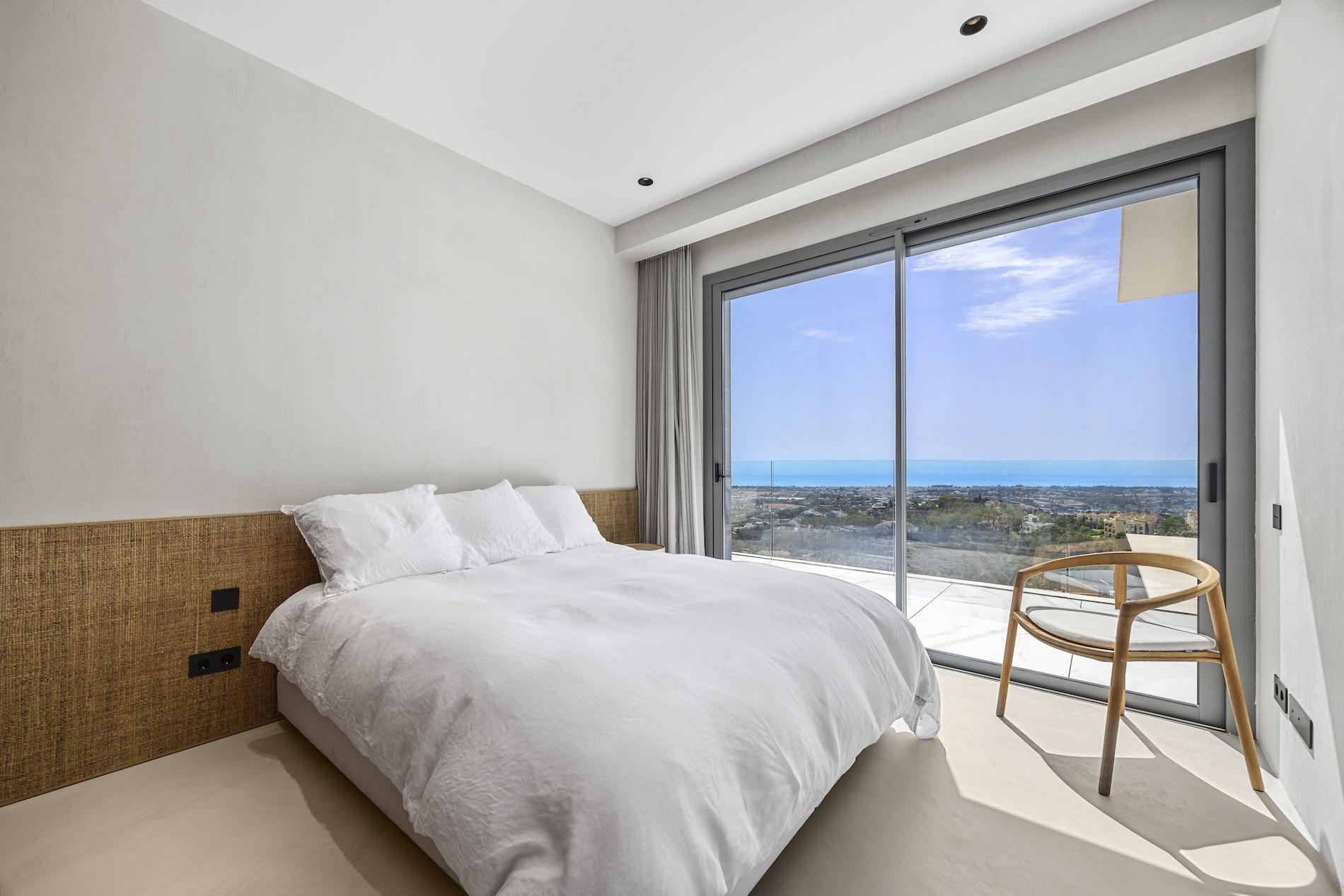 3 Bedroom Apartment in Benahavís - Photo 24