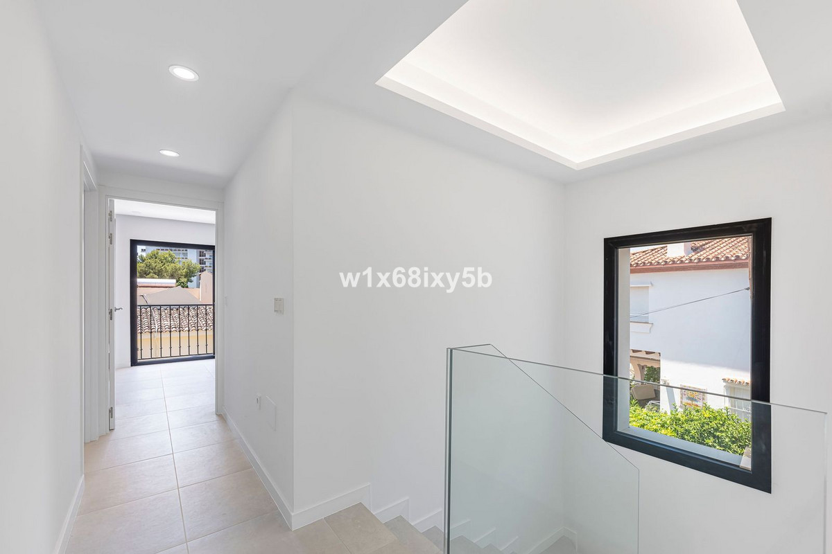 3 Bedroom Villa in Marbella - Photo 14