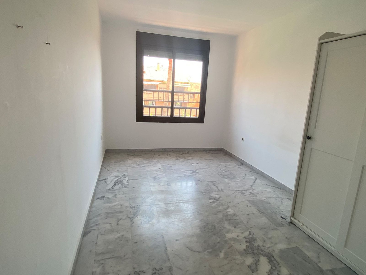 2 Bedroom Apartment in Marbella - Photo 26
