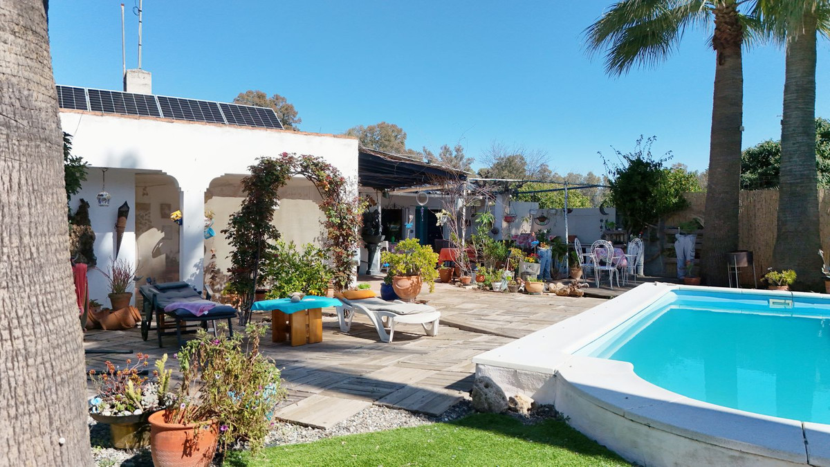 5 Bedroom Villa in Coín - Photo 4