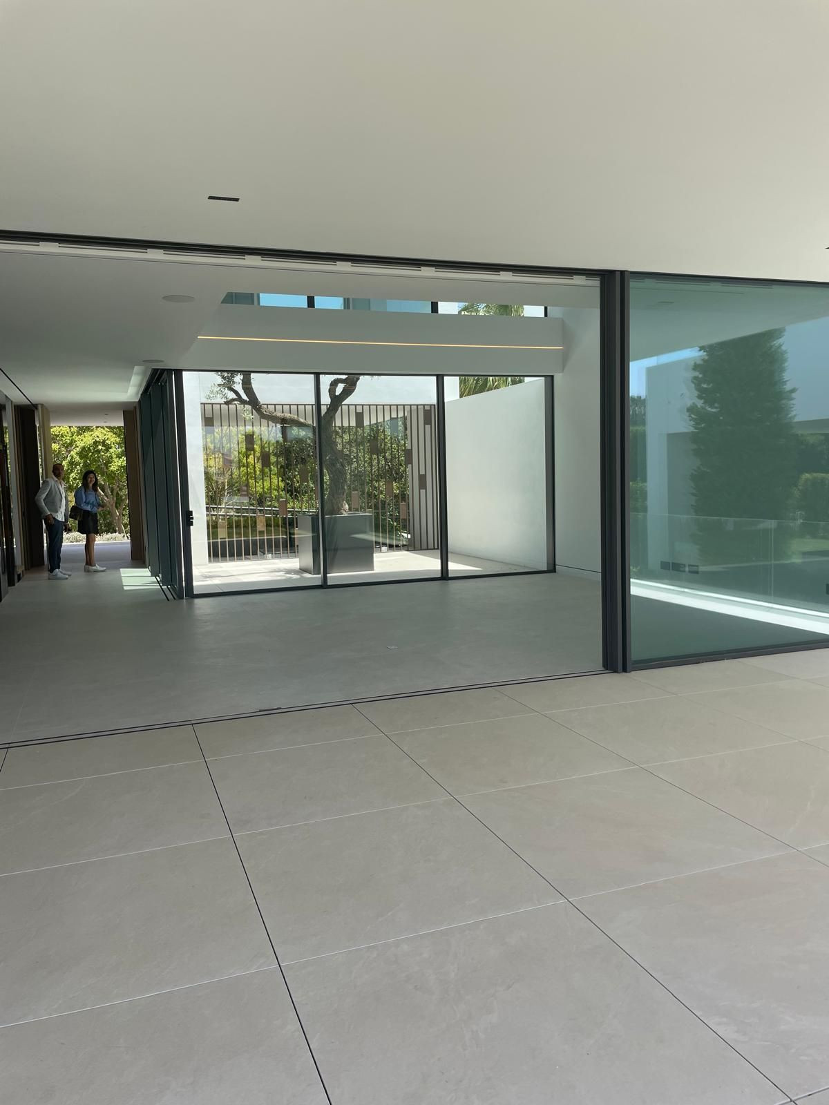 4 Bedroom Villa in Marbella - Photo 5