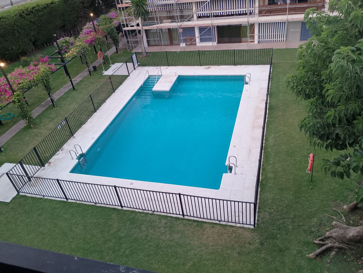 1 Bedroom Apartment in San Pedro de Alcántara - Photo 2