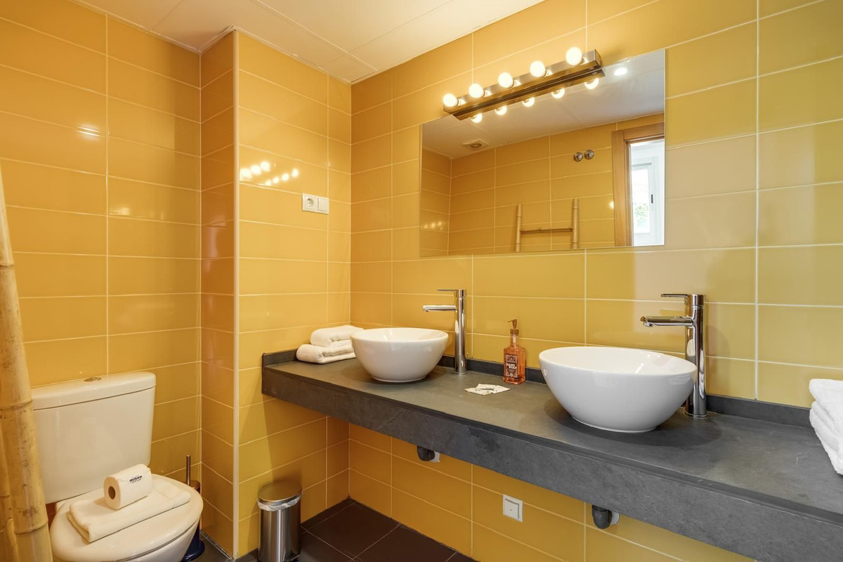 2 Bedroom Penthouse in Mijas - Photo 29