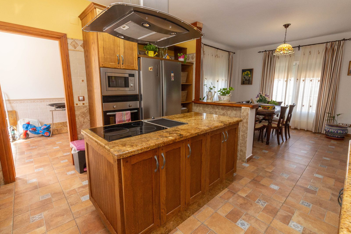 4 Bedroom Country house in Mijas - Фото 18
