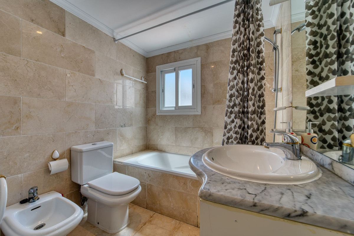 Apartamento com 4 quartos com piscina em Málaga, Espanha – Foto 22