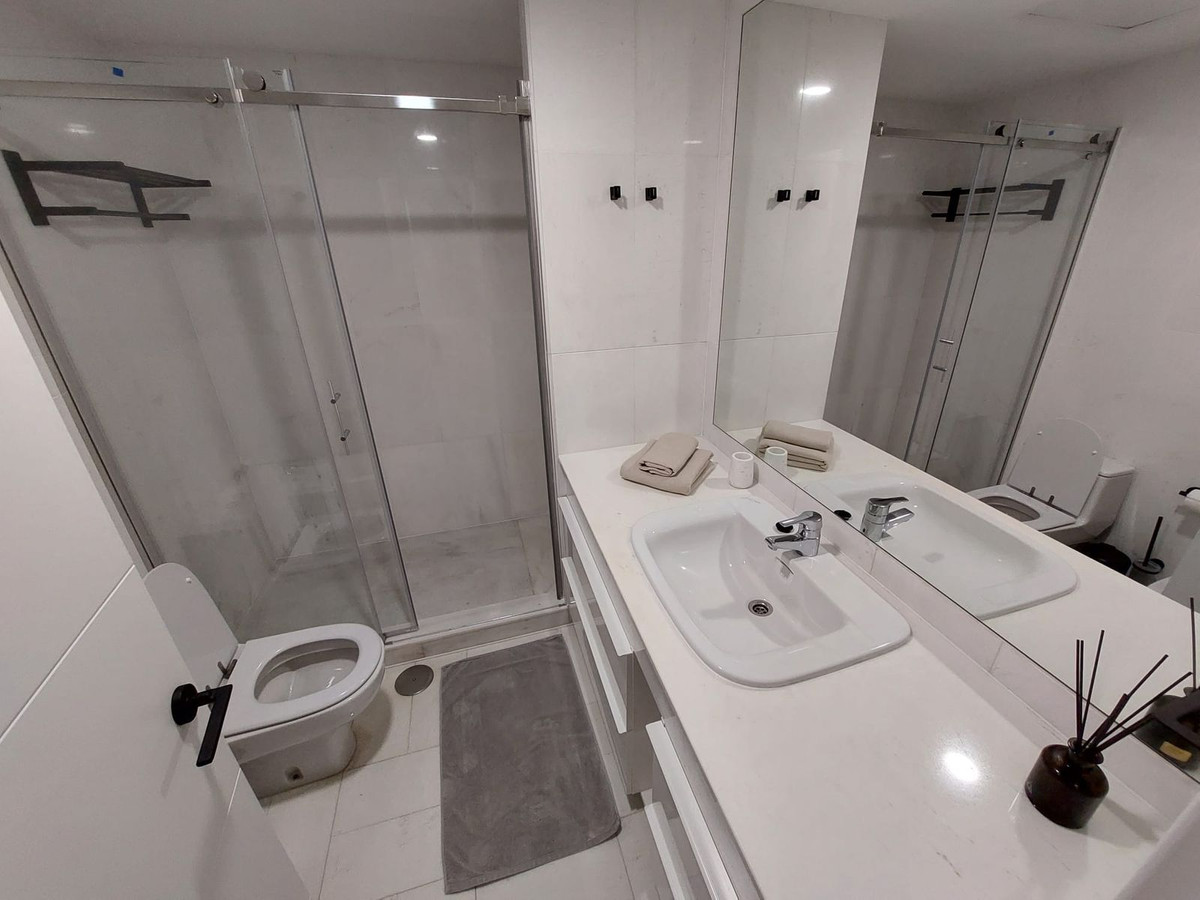 3 Bedroom Apartment in Marbella - Photo 8