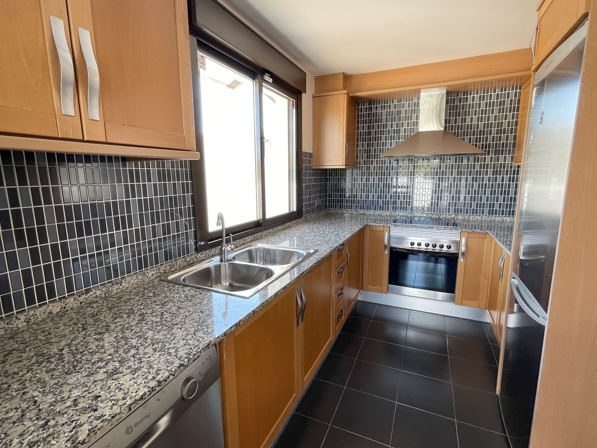 3 Bedroom Apartment in Estepona - Foto 5