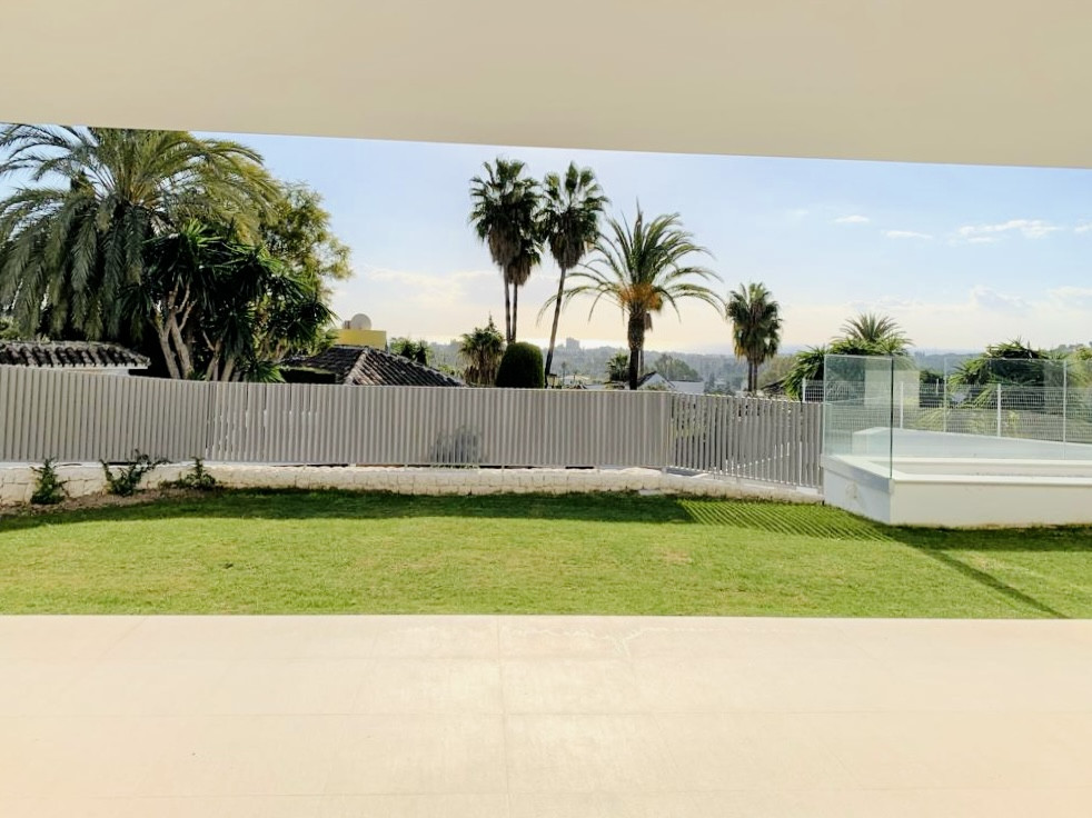 3 Bedroom Apartment in Marbella - Photo 4