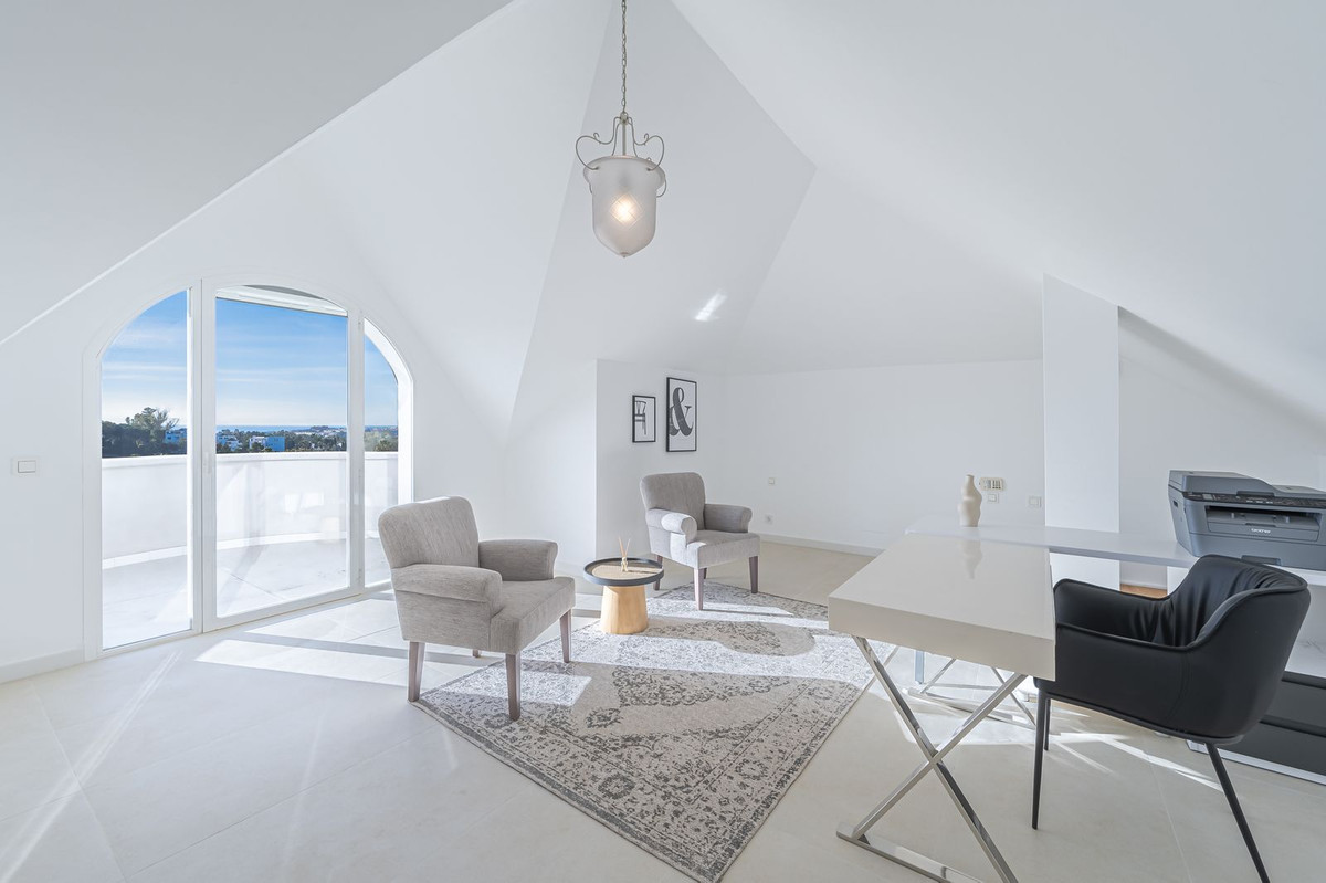 7 Bedroom Villa in Marbella - Photo 27