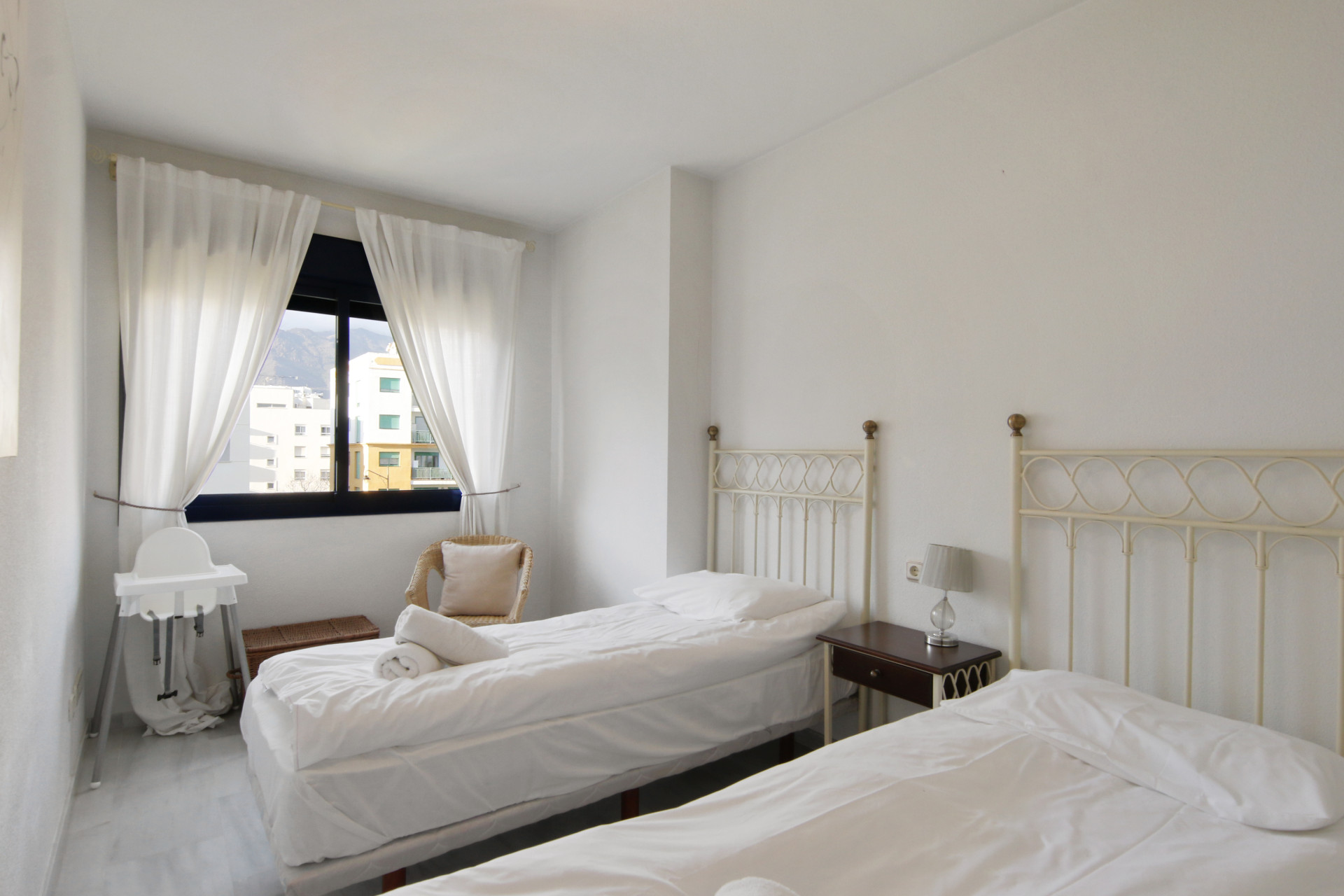 3 Bedroom Apartment in Estepona - Photo 10