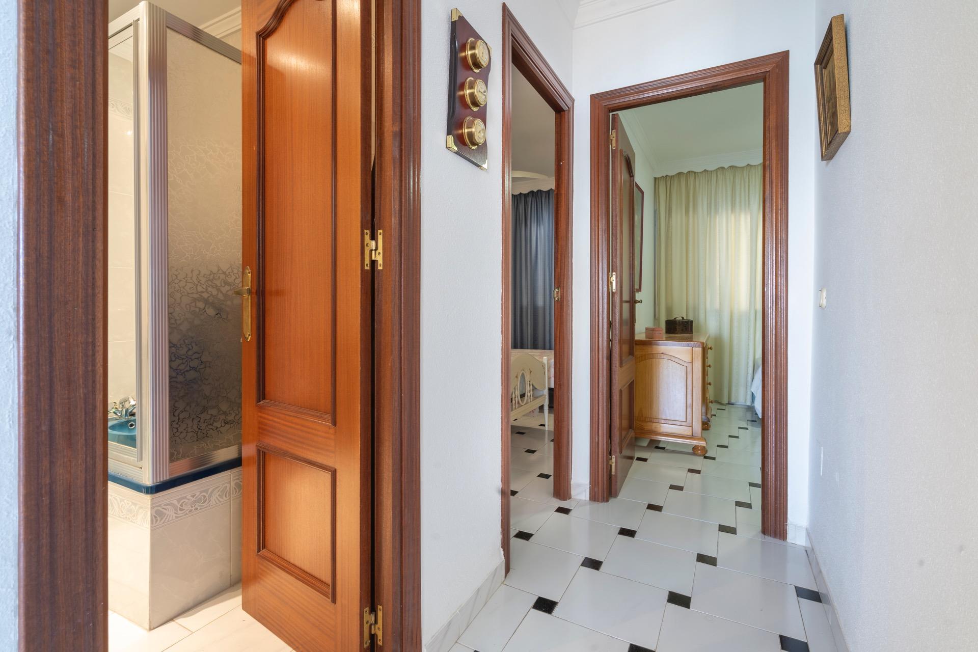3 Bedroom Apartment in Fuengirola - Photo 3