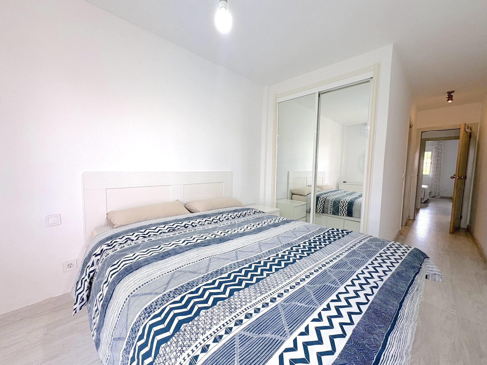 2 Bedroom Apartment in Benalmádena - Photo 19