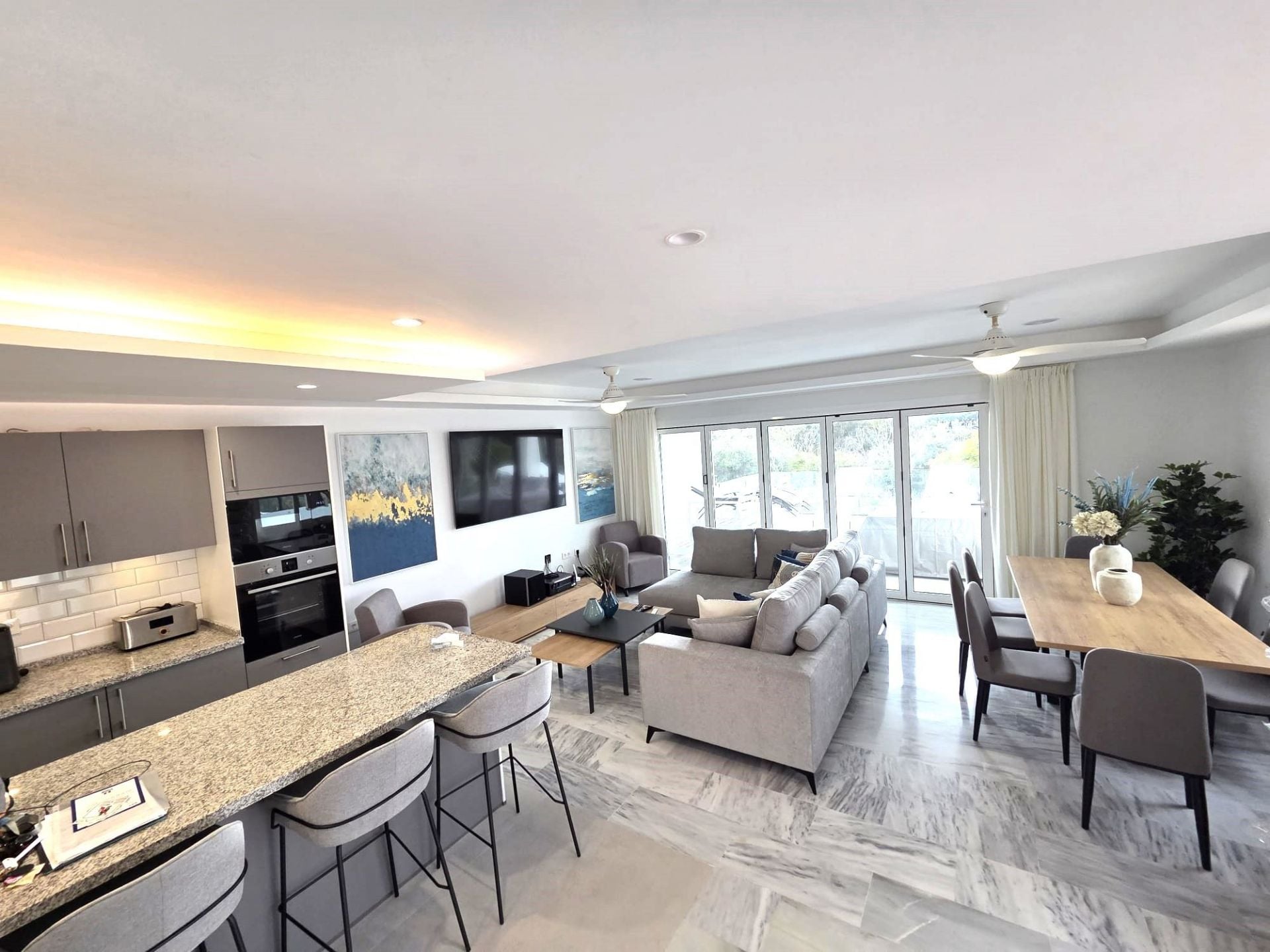4 Bedroom Villa in Marbella - Photo 6