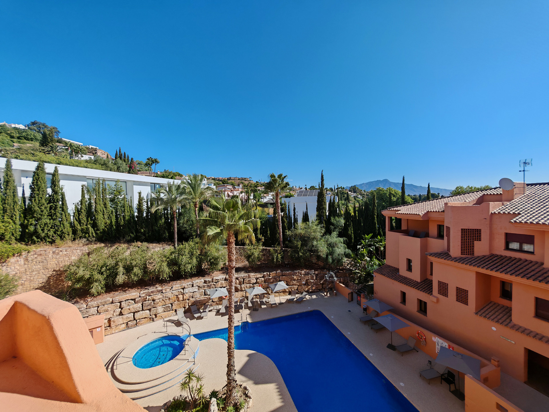 2 Bedroom Apartment in Benahavís