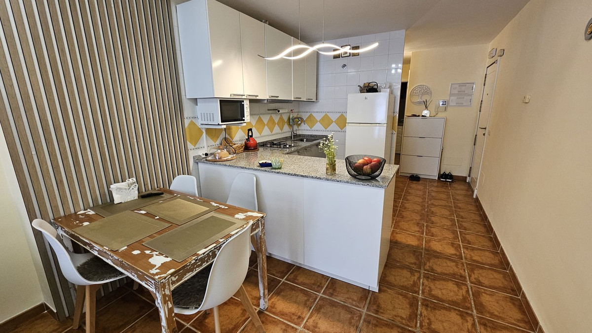 1 Bedroom Apartment in Estepona - Photo 30