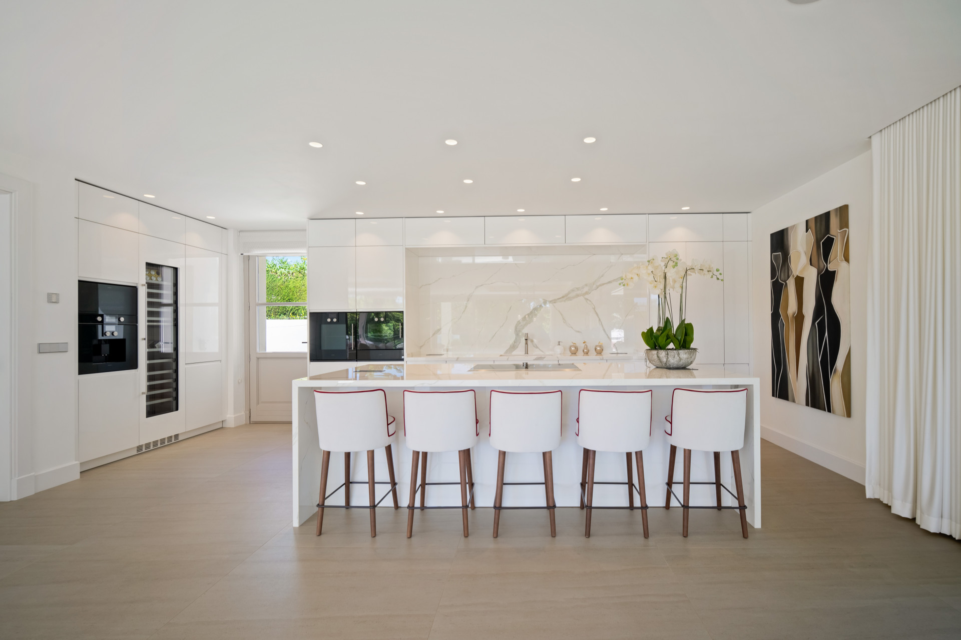 6 Bedroom Villa in Marbella - Photo 7