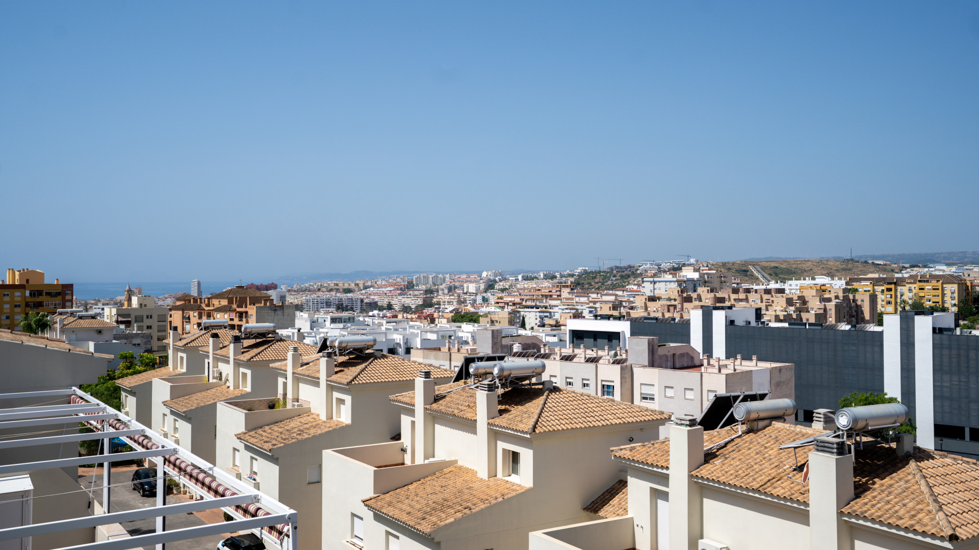 3 Bedroom Penthouse in Estepona - Photo 17