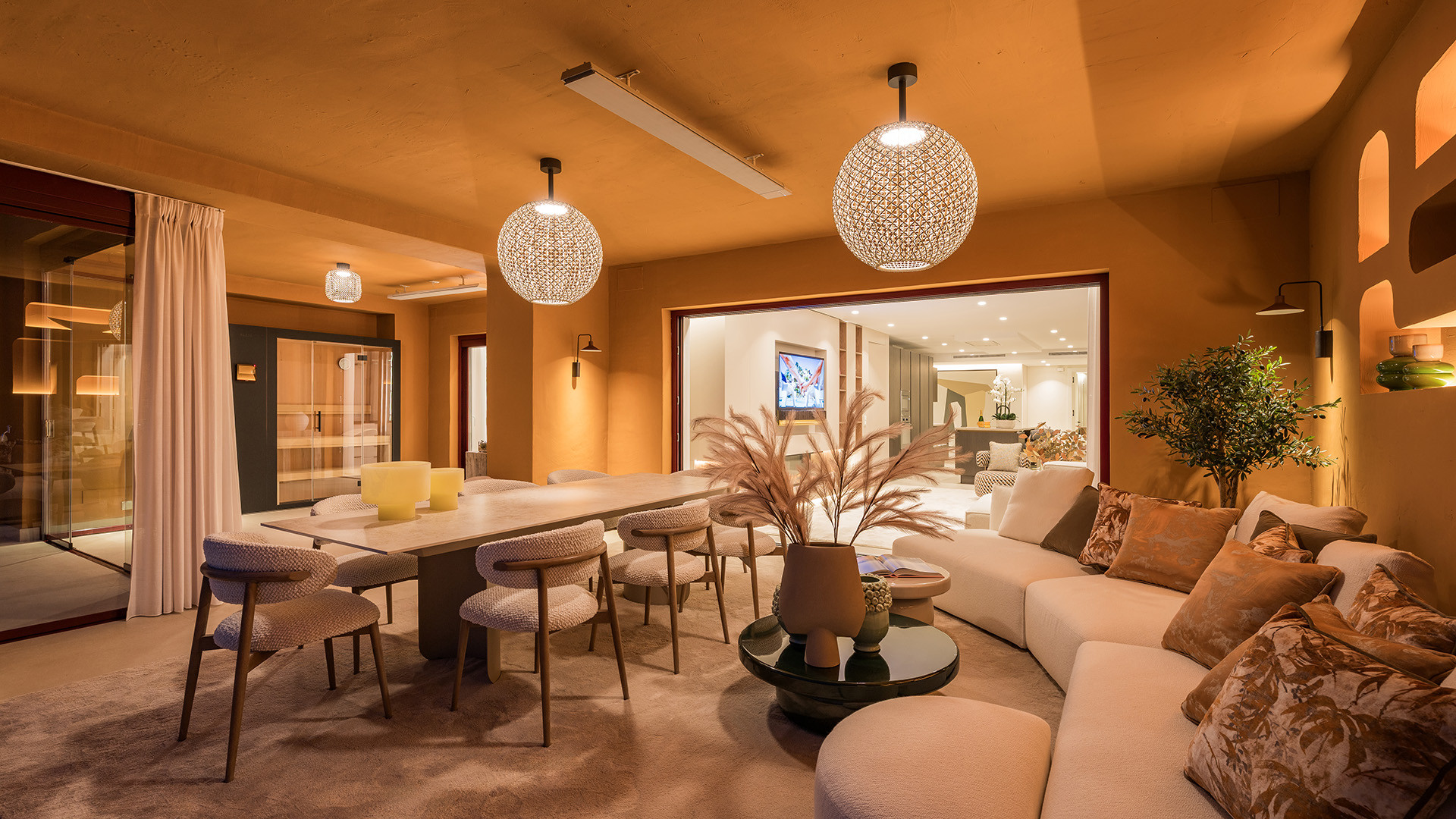 4 Bedroom Apartment in Estepona - Photo 18