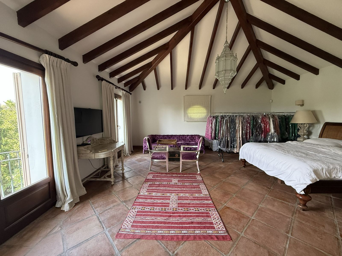 5 Bedroom Villa in Sotogrande - Photo 3