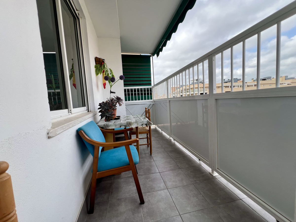 4 Bedroom Apartment in Málaga - Photo 4