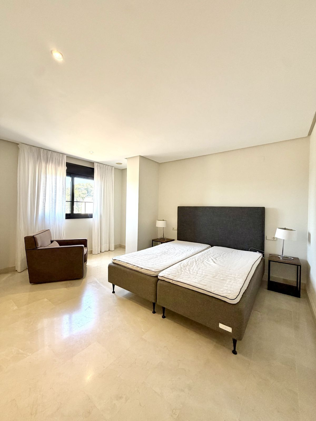 2 Bedroom Apartment in Marbella - Photo 13